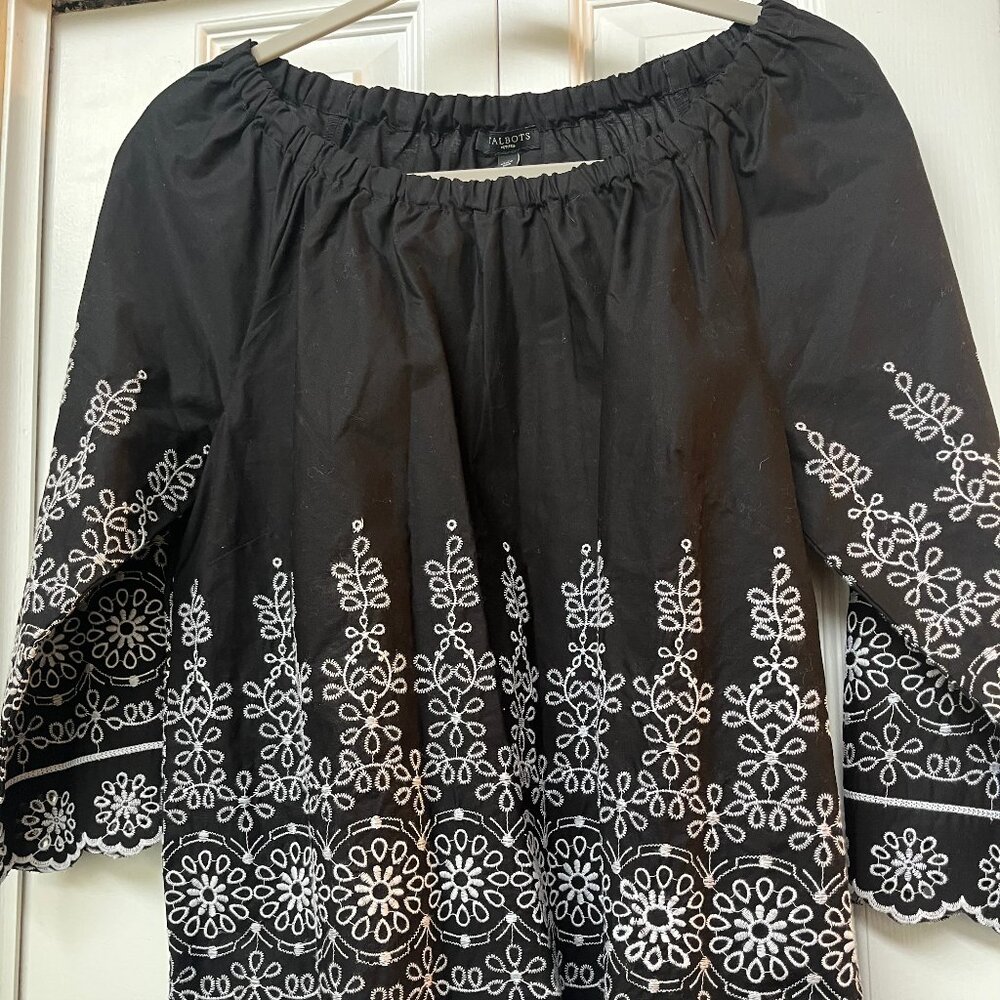 Talbots Women’s Black White Embroidered Top Blouse Size PM